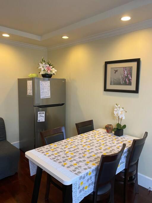 Spacious Modern New Suite Vancouver Extérieur photo